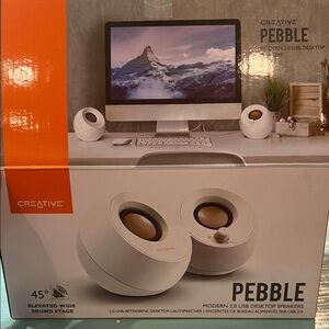 Creative Pebble Portable 2.0 USB Speakers in White